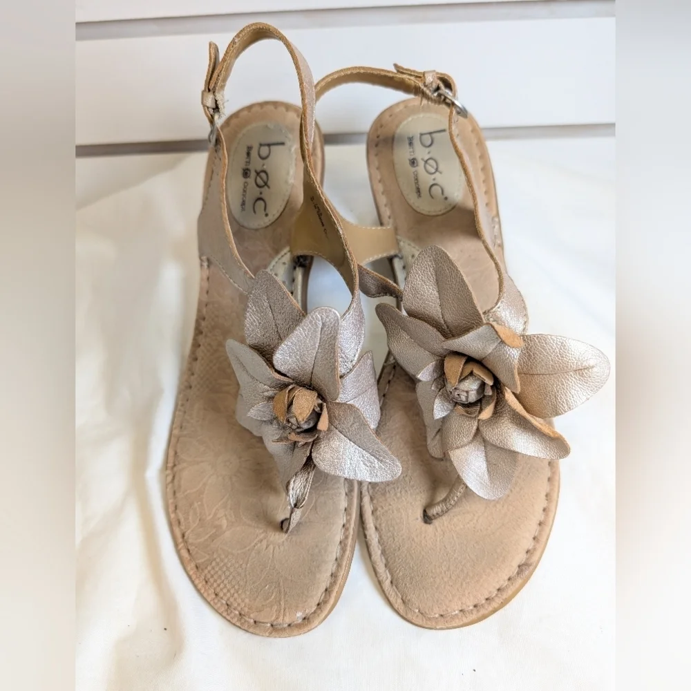 Born B.O.C. Concept  Acacia Sz 9 flower flat sandal/ champagne color